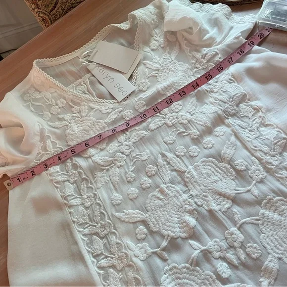 Anthropologie Karyn Seo White Short Sleeve Embroidered Swing Top! Small. - Picture 7 of 12